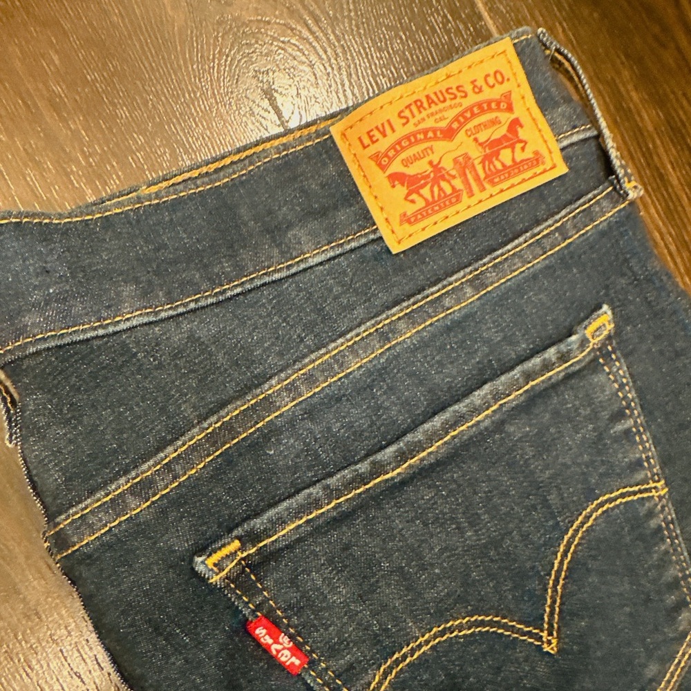 31 Levi - 710 Super Skinny Women’s - Picture 6 of 6